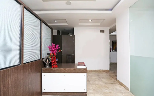 OYO 16004 Le Crescent