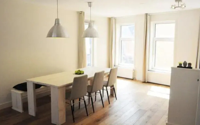 Lobby Apartment