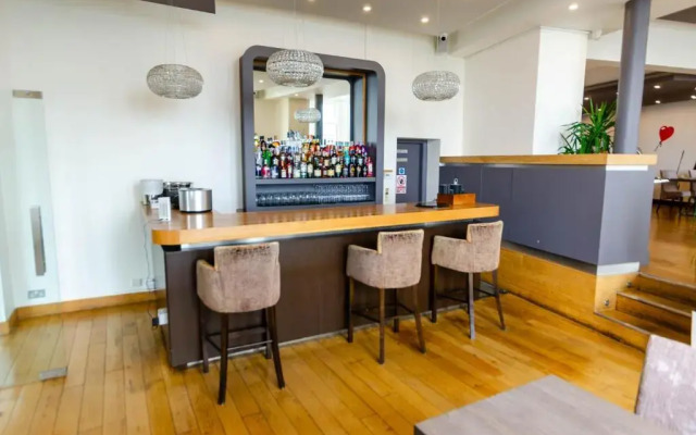 Admiral House Hotel