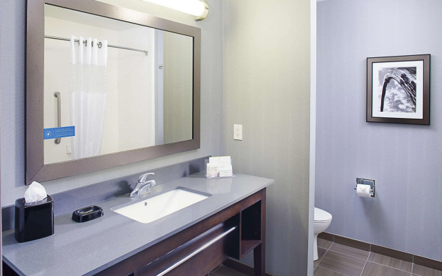 Hampton Inn & Suites Lansing West