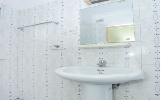 OYO 11592 Hotel Red Carpet Residence