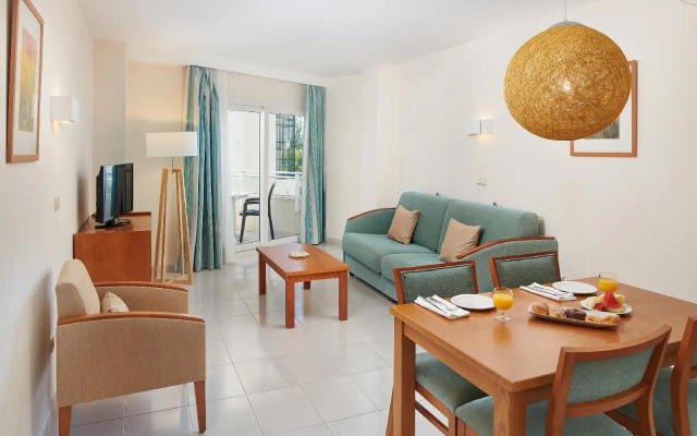 Hipotels Coma Gran Aparthotel