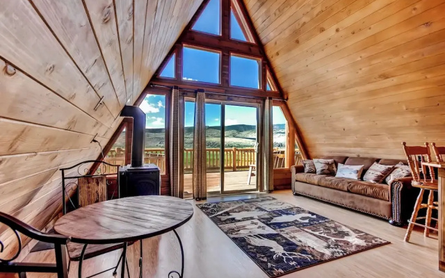 Secluded & Cozy Antimony Cabin w/ Fire Pit