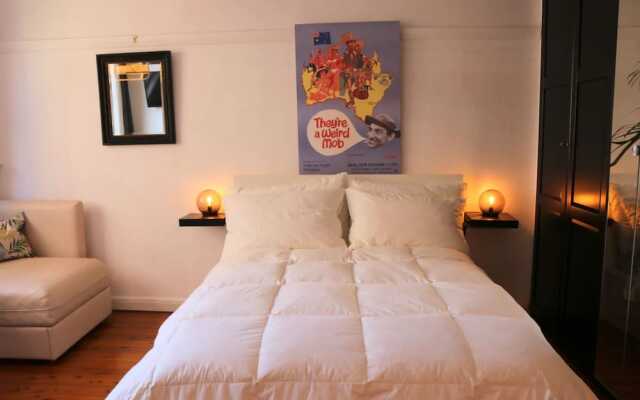 Studio Flat with Shared Rooftop Terrace