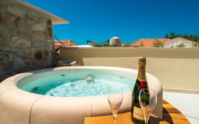 Casa Antika Suites