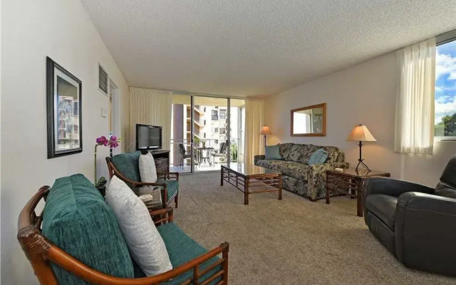 Royal Kahana 1012 by RedAwning