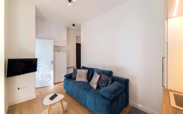 Green Leaf Apartment