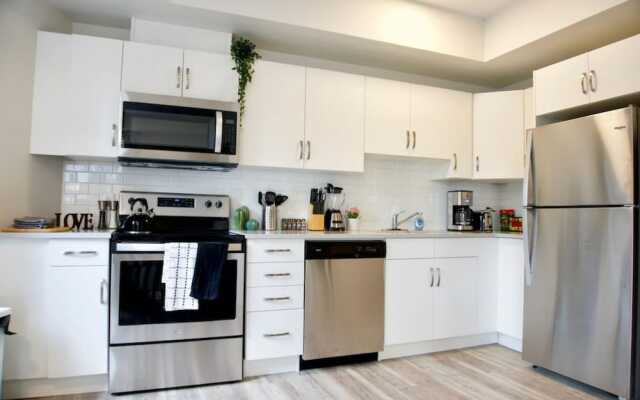 Modern 2bedroom Condo Great Location Coffee Wifi