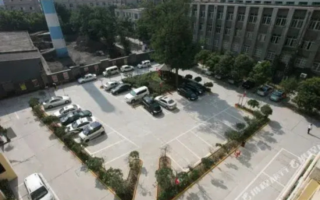 0910 city hotel (West Xianyang station)