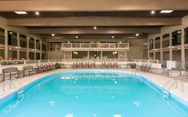 Holiday Inn Louisville-north (clarksville)