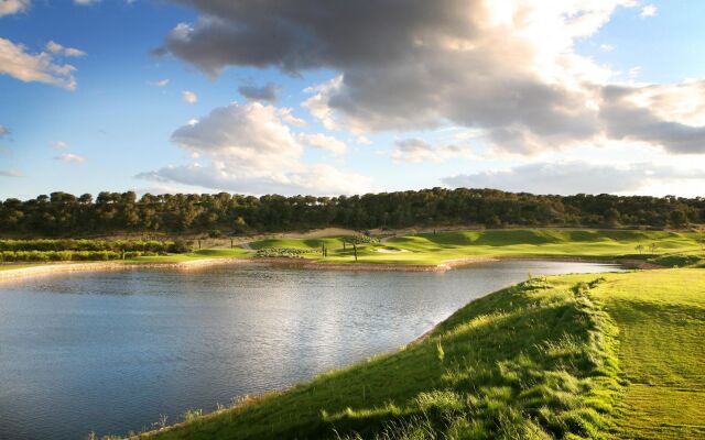 Las Colinas Golf & Country Club