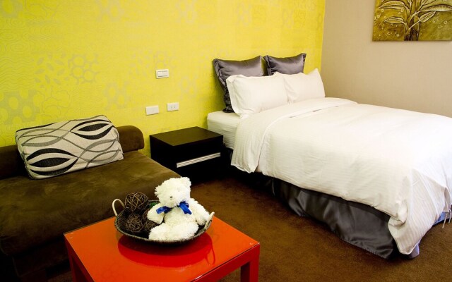 Urban Chic Inn
