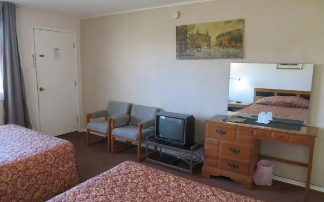 Peterboro Express Inn