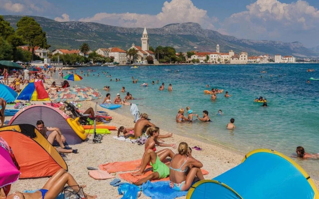 Dalmatian White Shell Apartment