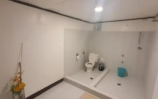 RedDoorz @ Evangeline Beach Resort