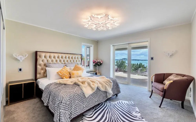 Magnificent Harbour View Villa in Orakei