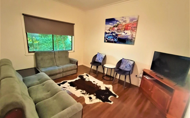 Wombat Cottage Albury – Guest Rooms – North Albury