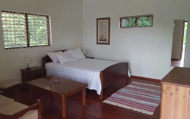 Pimento Studio Apartment