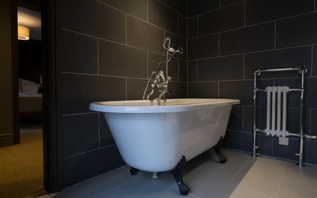 The Lion Hotel - Pub & Restaurant