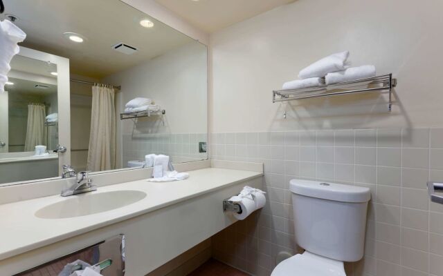 Studio 6 Suites Lake Havasu City, AZ