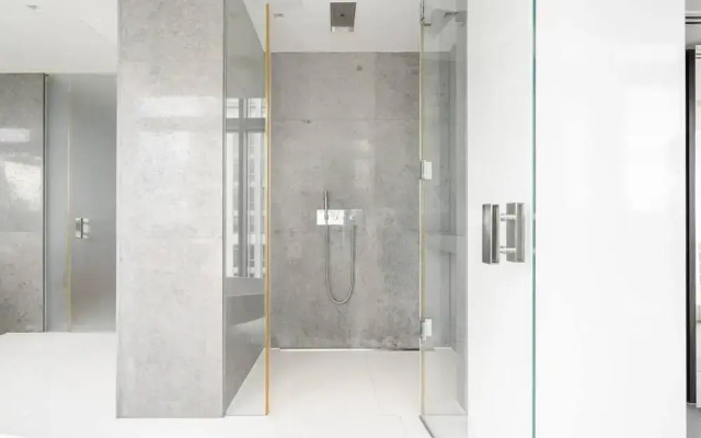 Stunning 4-bed Duplex Penthouse in London