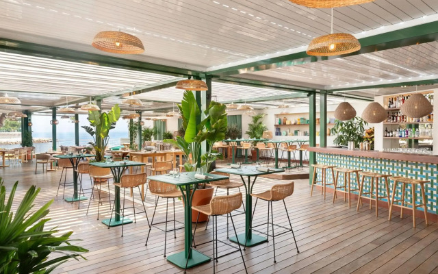 Le Meridien Beach Plaza