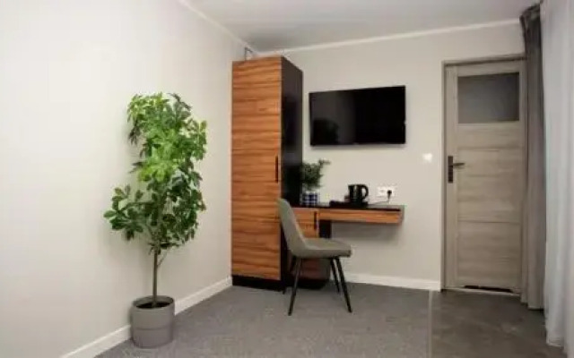 Hotelik pod Dębami