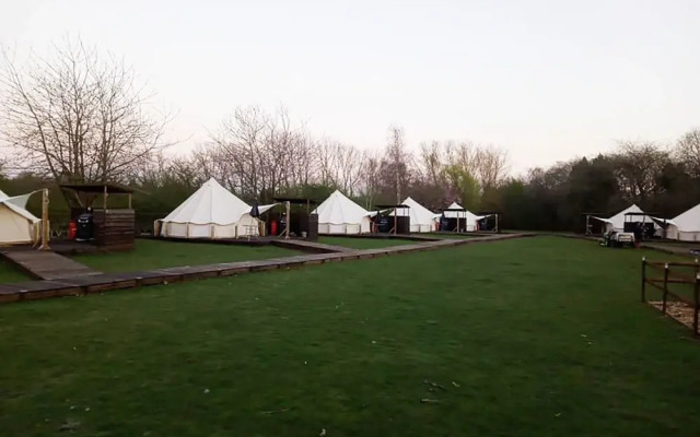 Oak Lodge Retreat - Glamping 1