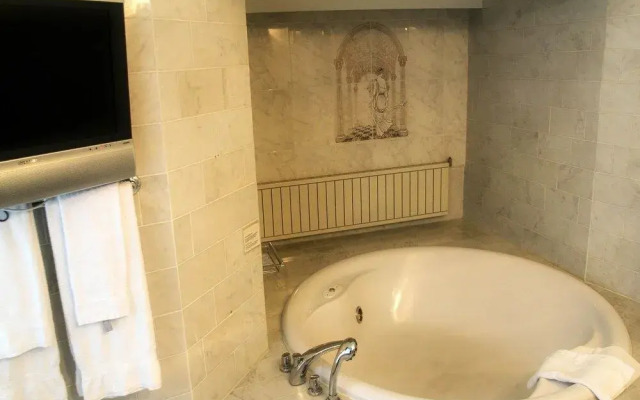 De Zon Hotel & Restaurant by Flow