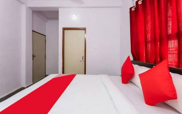 OYO 29881 Hotel Gajanan