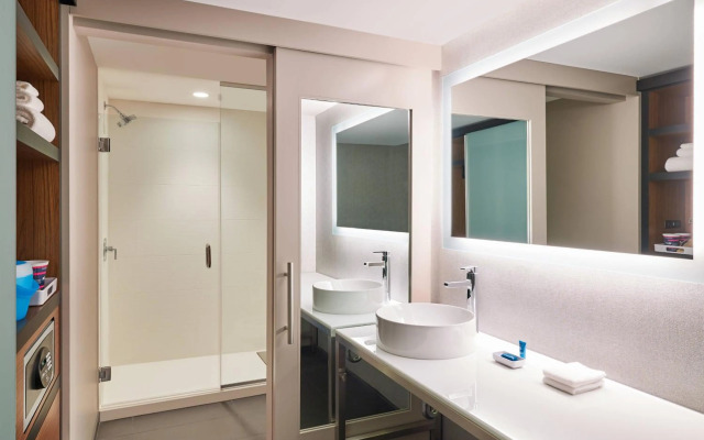 Aloft Austin Downtown