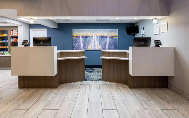 Baymont by Wyndham White Plains - Elmsford