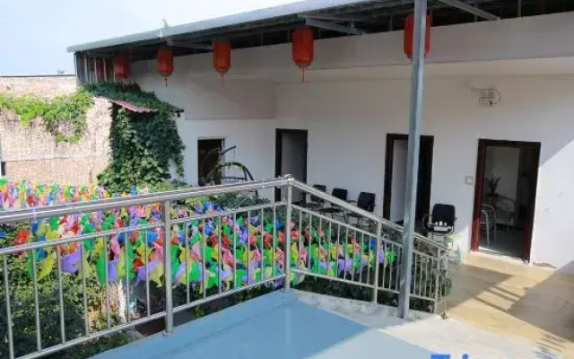 Xi'an Terracotta Warriors and Horses Tiantian Hotel