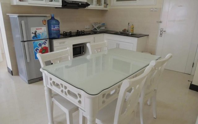 Queen Central Apartment Hotel
