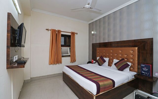 OYO 10381 Hotel Aerodrome Palace