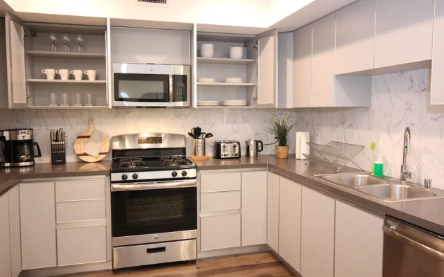 LA Luxury Suites Free Parking 2BD2BA