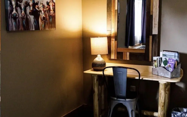 Big Horse Inn and Suites