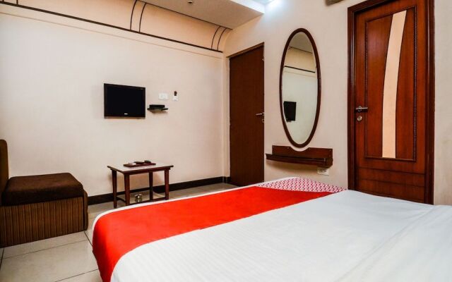 OYO 18484 Hotel Ratnawali