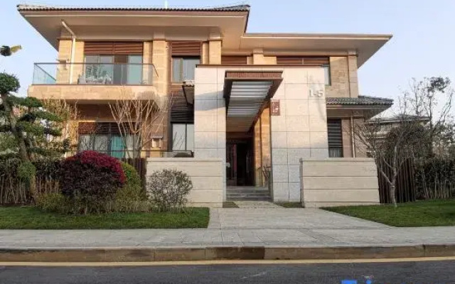 Yiyang Lefu Hot Spring Holiday Hotel