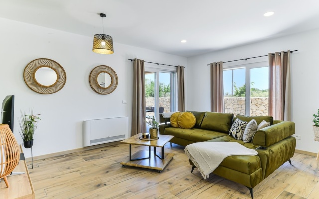 Villa Rea 4 With Heated Pool