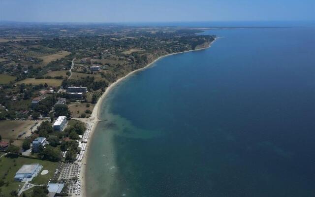 Lovely apartment by the sea 2 …..