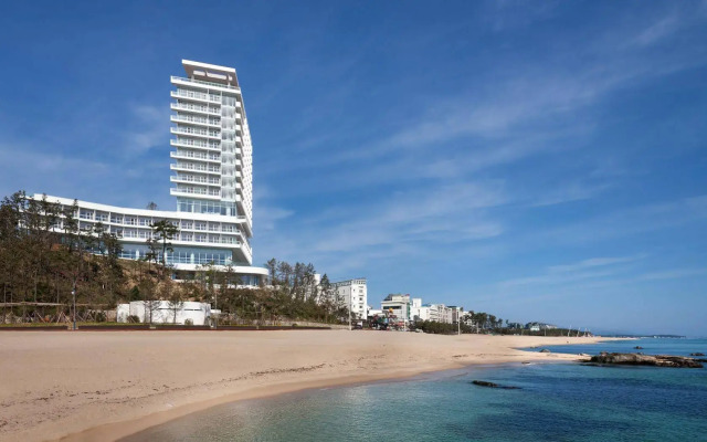SEAMARQ Hotel