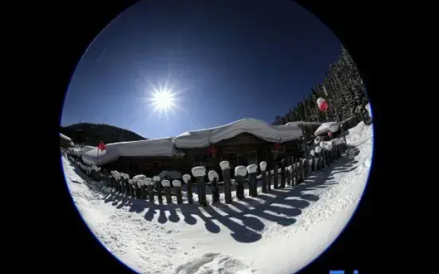 Xuexiang Xueyun Holiday Hotel