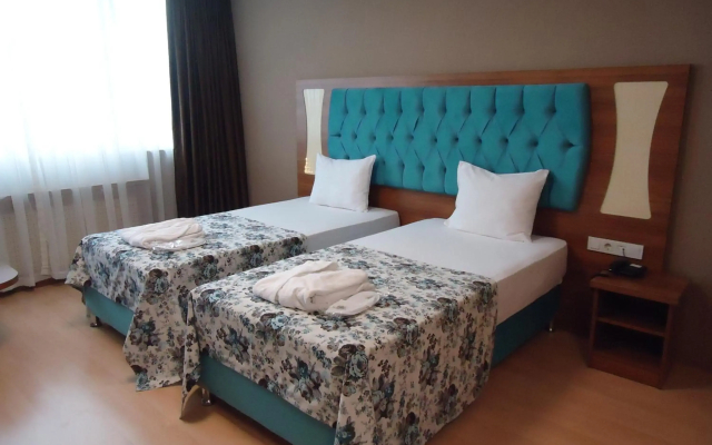 Golden Lounge Hotel