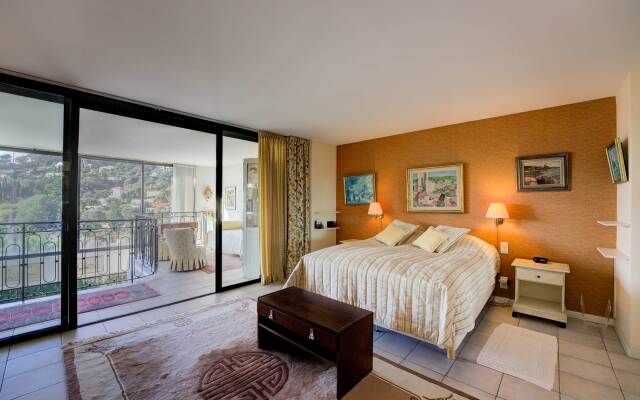 Semiramis at Villa Laurie Mougins