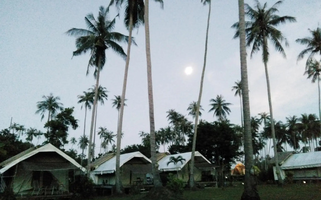 Naivacha Tent Koh Mak