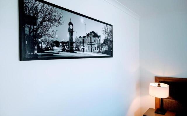 Winning Post Motor Inn