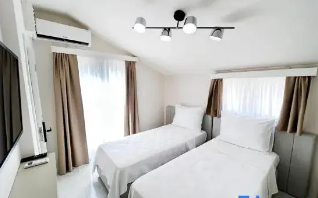 The House Rooms