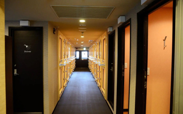 Capsule Hotel B&S Eco-Cube Shinsaibashi