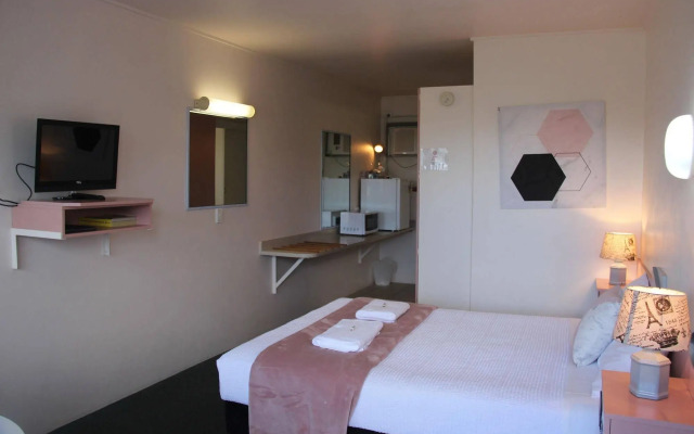 Caloundra Suncourt Motel